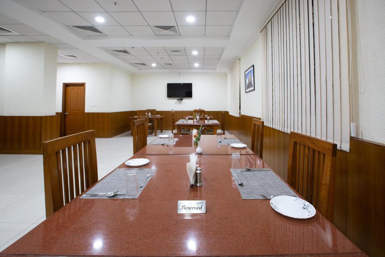 Kstdc Kumarakrupa Hotel Bangalore Luaran gambar