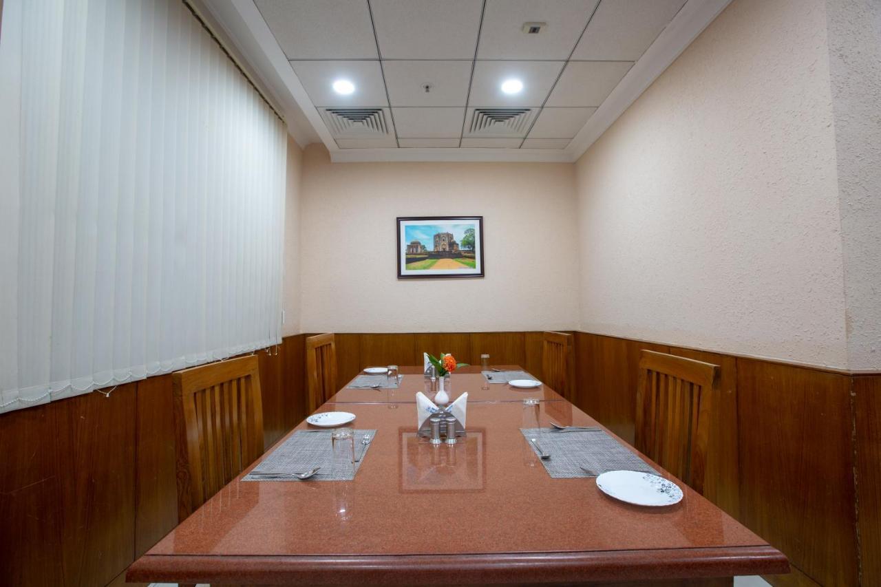Kstdc Kumarakrupa Hotel Bangalore Luaran gambar