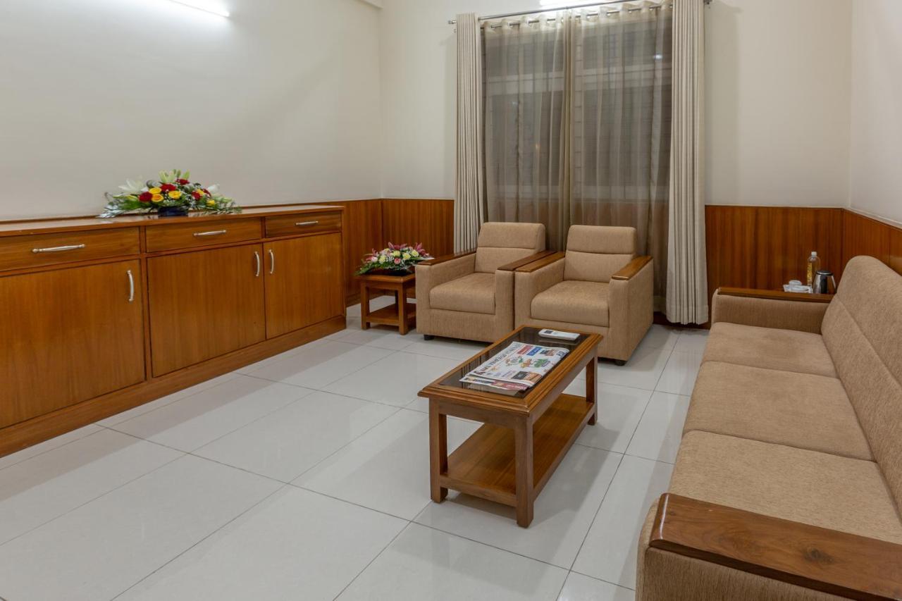 Kstdc Kumarakrupa Hotel Bangalore Luaran gambar