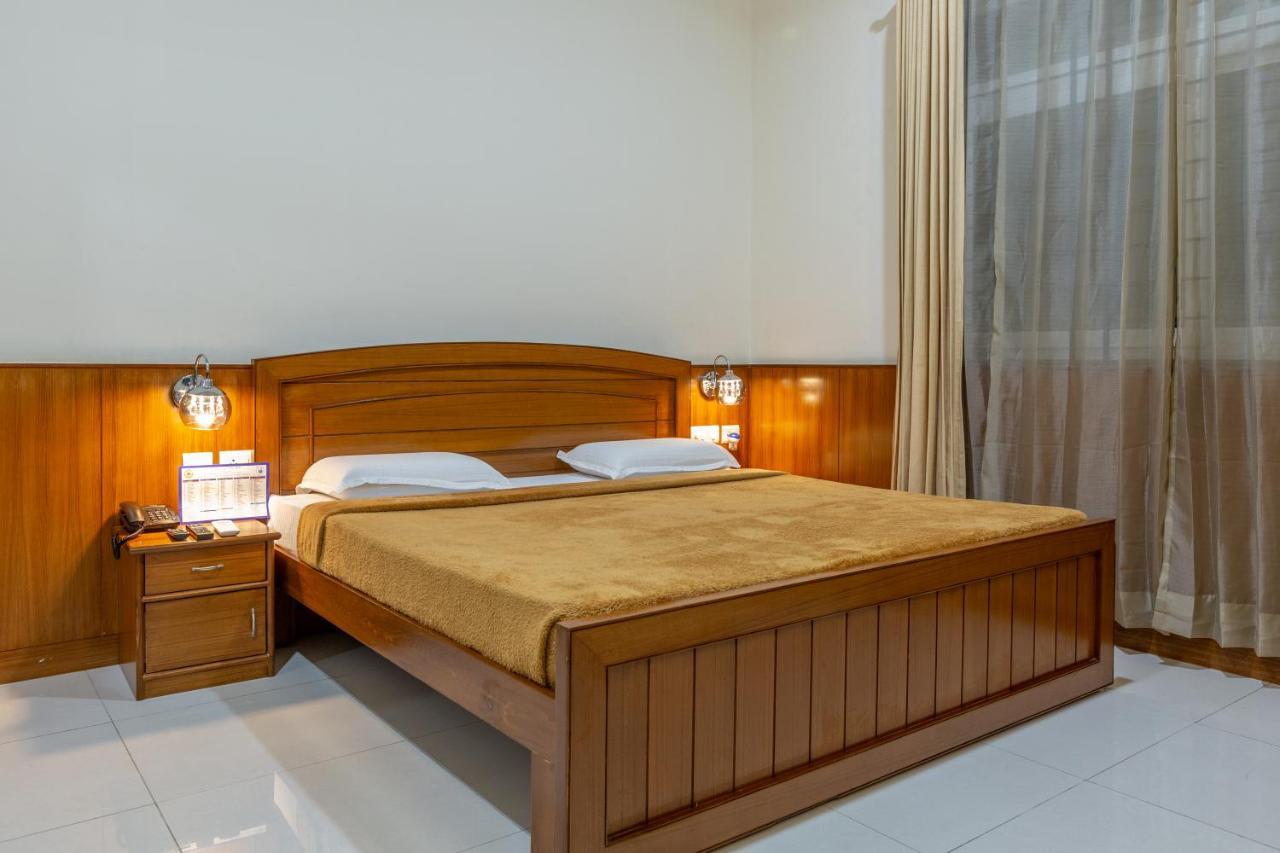 Kstdc Kumarakrupa Hotel Bangalore Luaran gambar